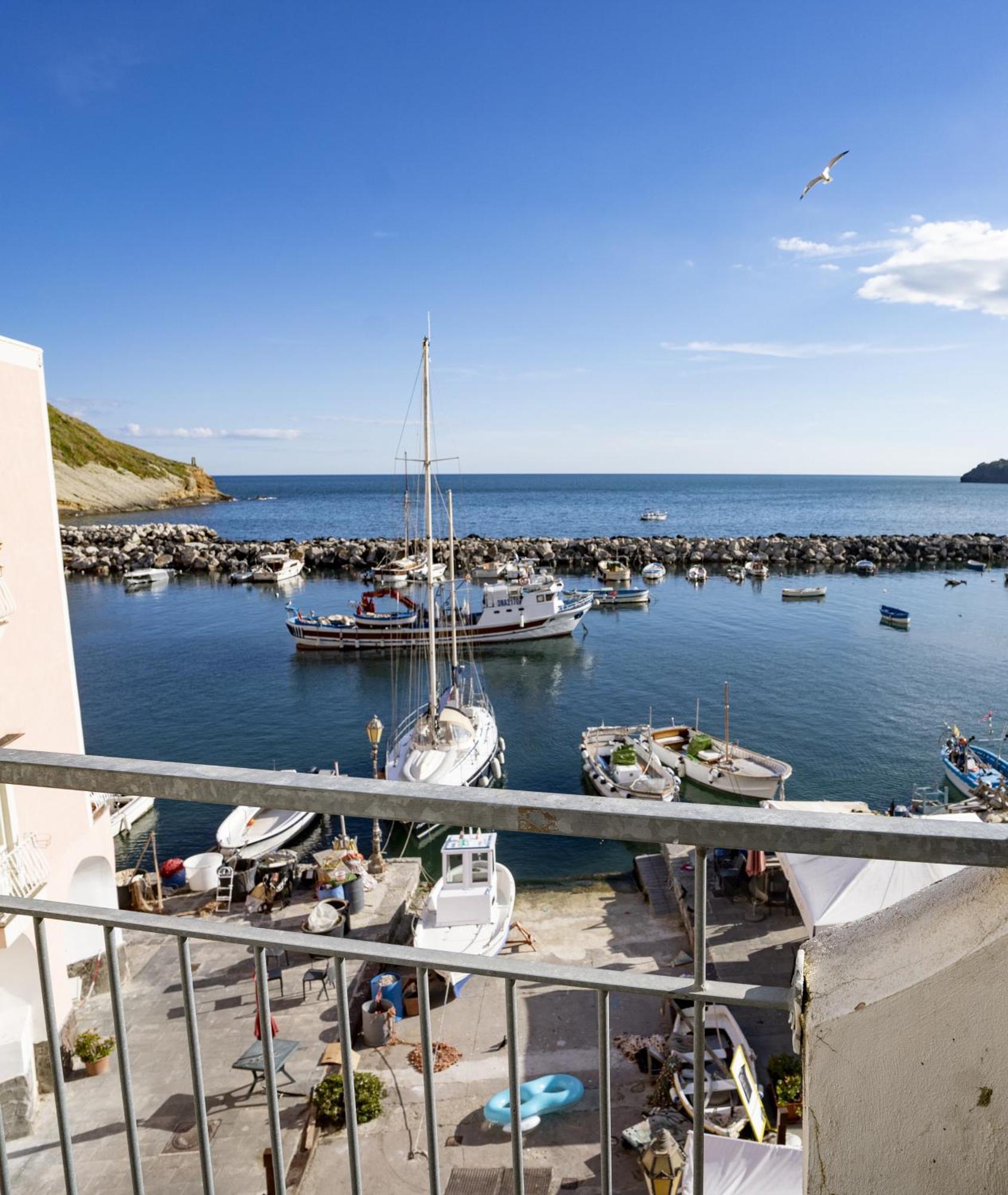 La Terrazza Di Maria Apartment Прочида Екстериор снимка